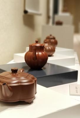 江南雅艺风传南粤!“紫砂九隽”汇聚宜兴紫砂艺苑新锐在东莞开展