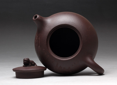 【自产自销紫砂厂家批发宜兴紫砂原矿手工紫砂壶精品礼品半月貔貅壶】价格,厂家,图片,茶具套装,宜兴市丁蜀镇张文陶瓷经营部-