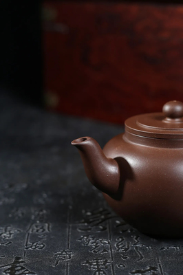 紫砂壶鉴赏丨吴界明摹古心造——《轨月莲子壶》